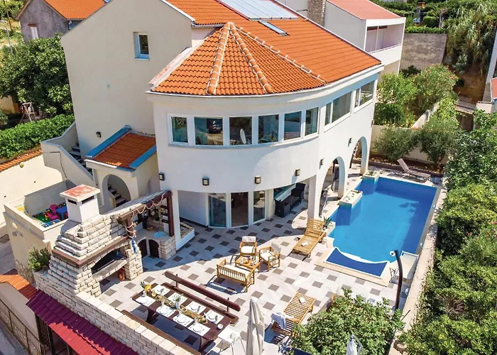 Luxurious Home In Pag