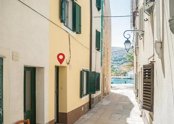 Awesome Home In Pag With Wifi